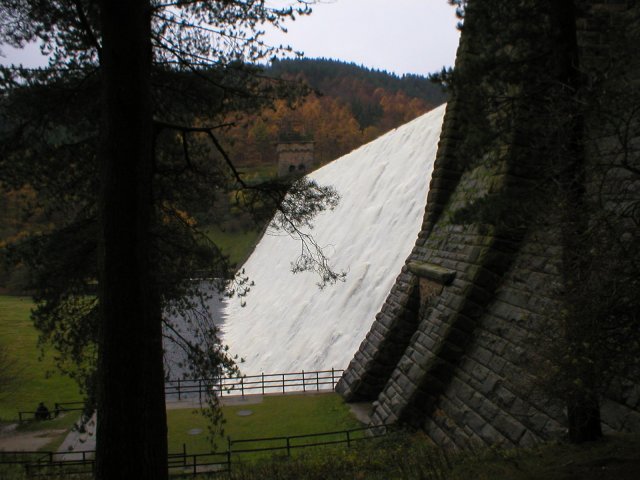 A weir at the end of Derwent reservoir. It looked a bit silly...