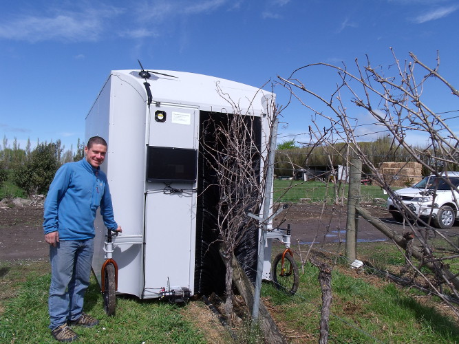 Tom with the pruner robot